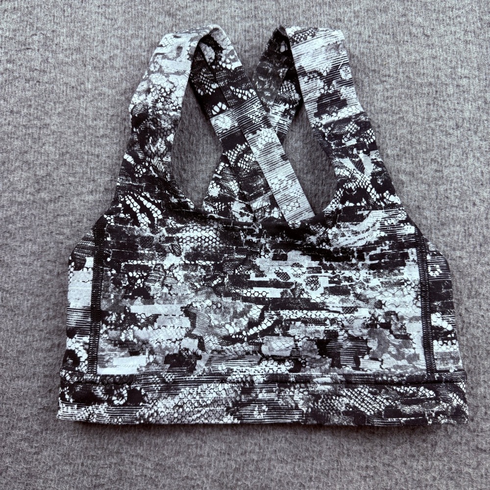 Lululemon Energy Bra Black White Abstract Lace Snake Print Size 2 Cross‎ Back